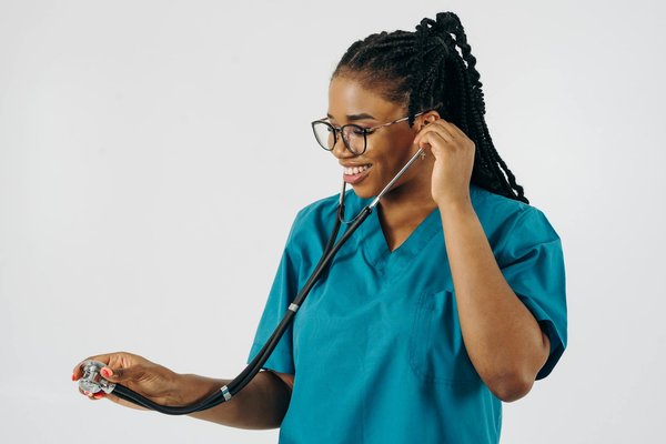 Revolutionizing stroke rehabilitation: how virtual reality therapies are redefining recovery outcomes